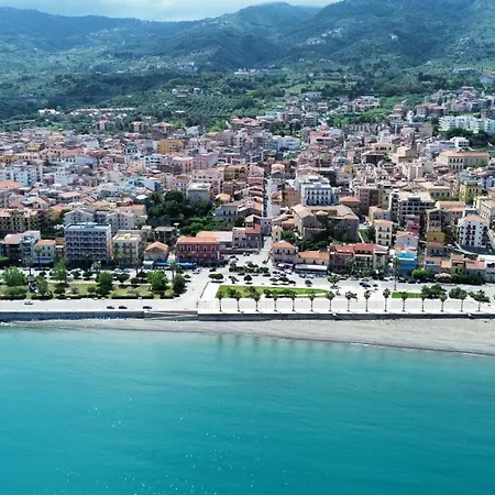 Luxury Domus Appartement SantʼAgata di Militello